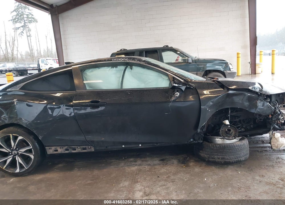 2017 HONDA CIVIC VIN: 2HGFC3A55HH751620