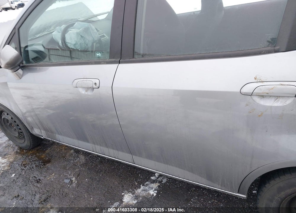 2008 HONDA FIT VIN: JHMGD374X8S073940