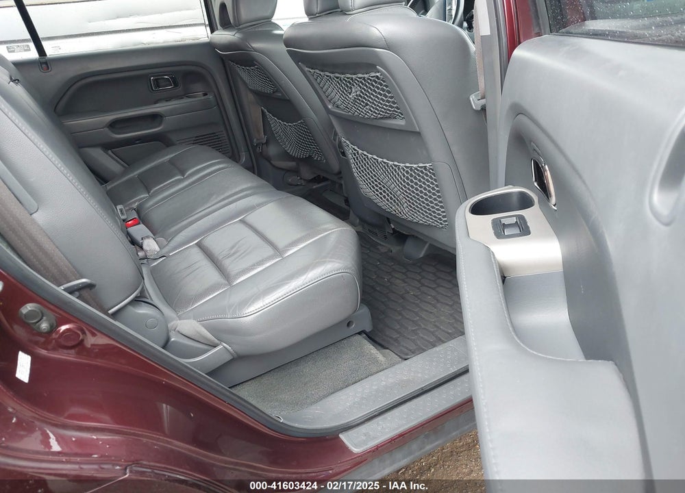 2007 HONDA PILOT EX-L VIN: 5FNYF18797B019313