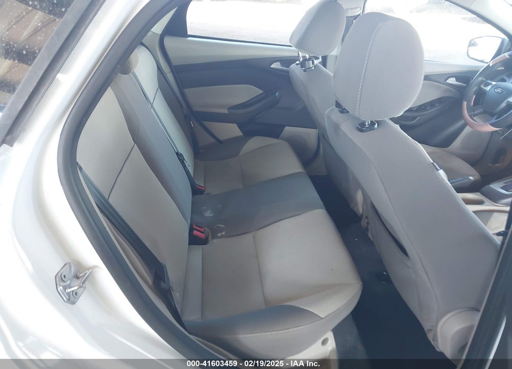 2014 FORD FOCUS VIN: 1FADP3F24EL321526