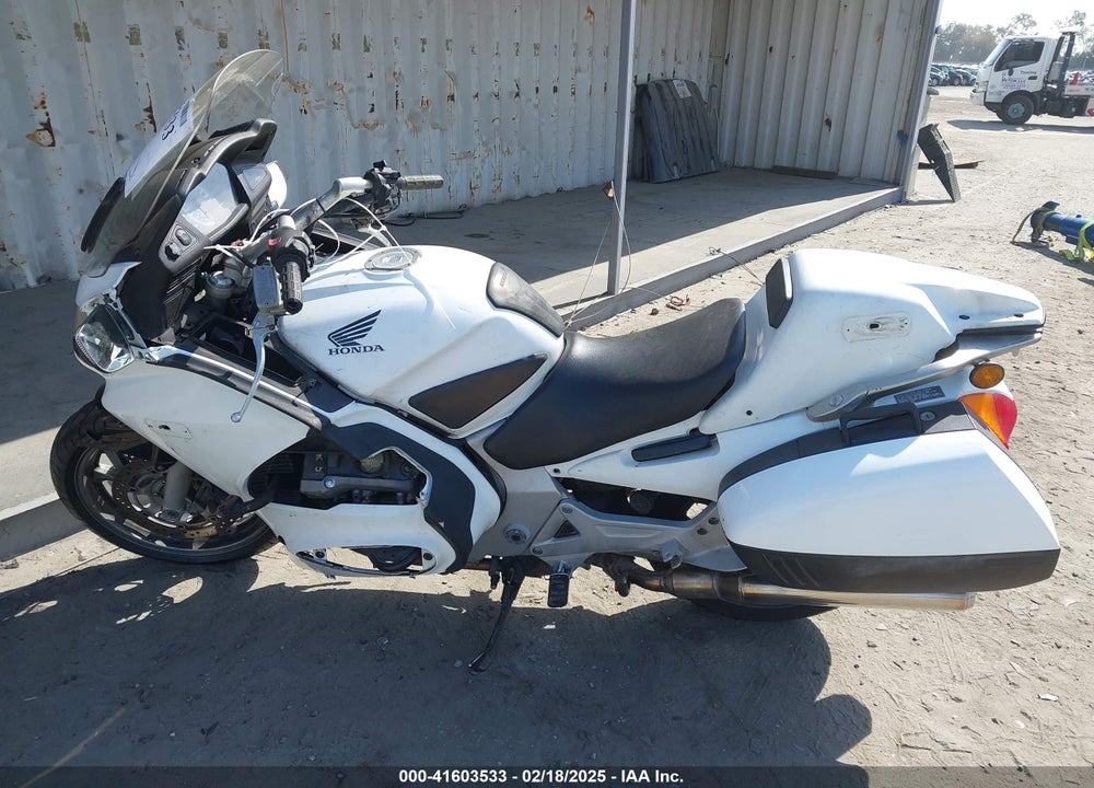 2006 HONDA ST1300 P VIN: JH2SC51766M400081