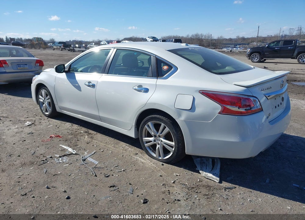 2013 NISSAN ALTIMA VIN: 1N4BL3AP8DC915704