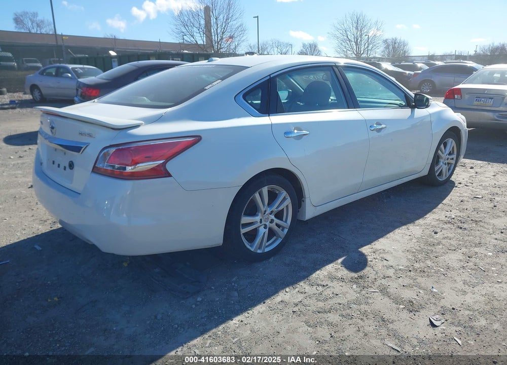 2013 NISSAN ALTIMA VIN: 1N4BL3AP8DC915704