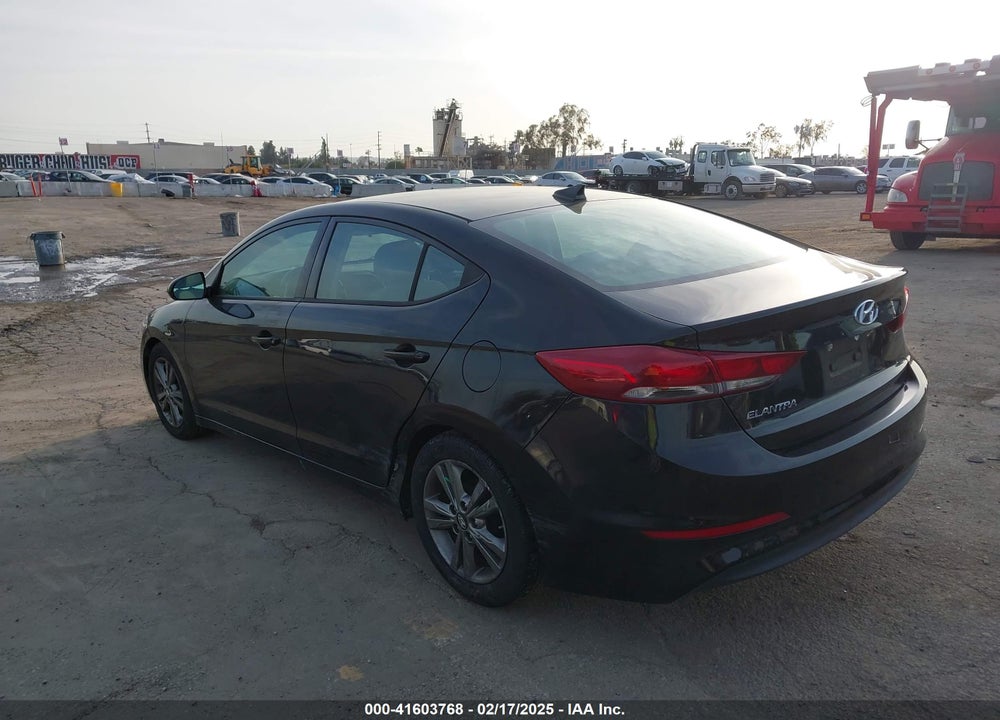 2017 HYUNDAI ELANTRA VIN: 5NPD84LF1HH065214