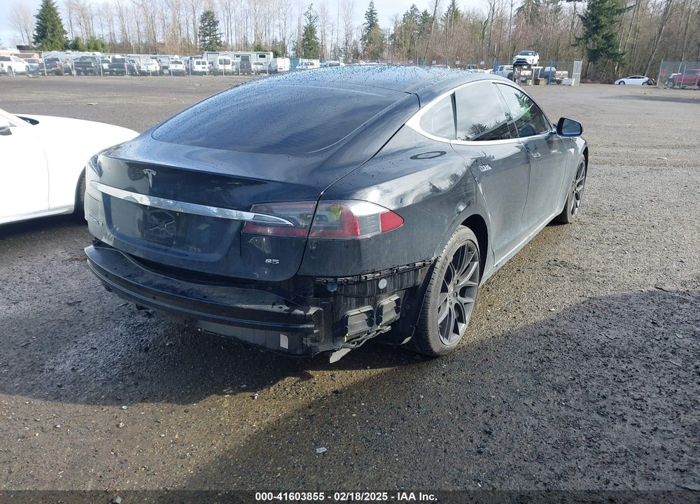 2015 TESLA MODEL S VIN: 5YJSA1H13FF081188