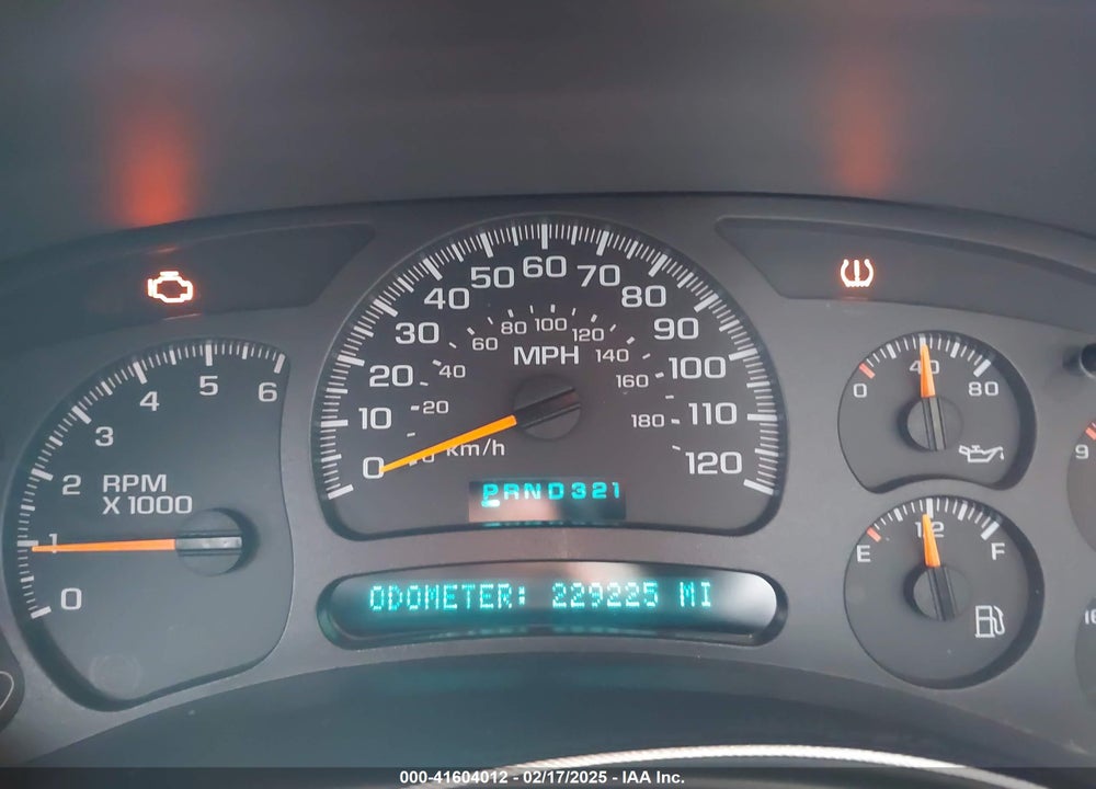 2004 CHEVROLET TAHOE LS VIN: 1GNEC13V54R307649