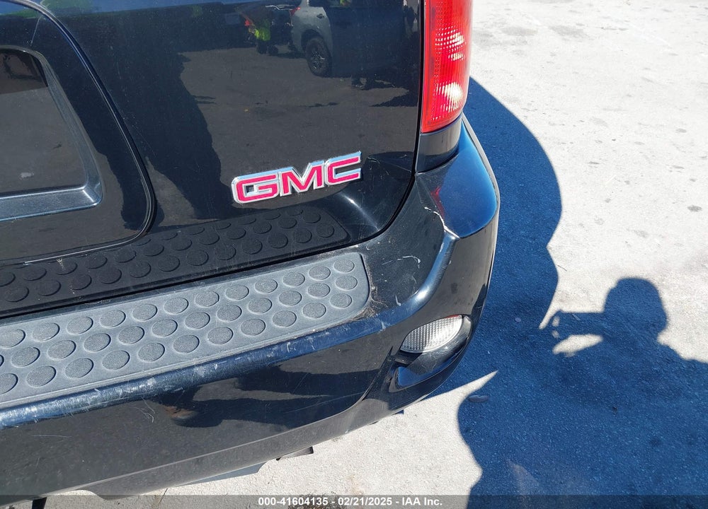 2008 GMC ENVOY DENALI VIN: 1GKET63M082175769