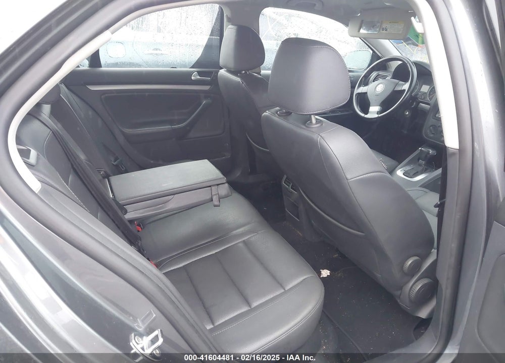 2008 VOLKSWAGEN JETTA VIN: 3VWRZ71K38M025440