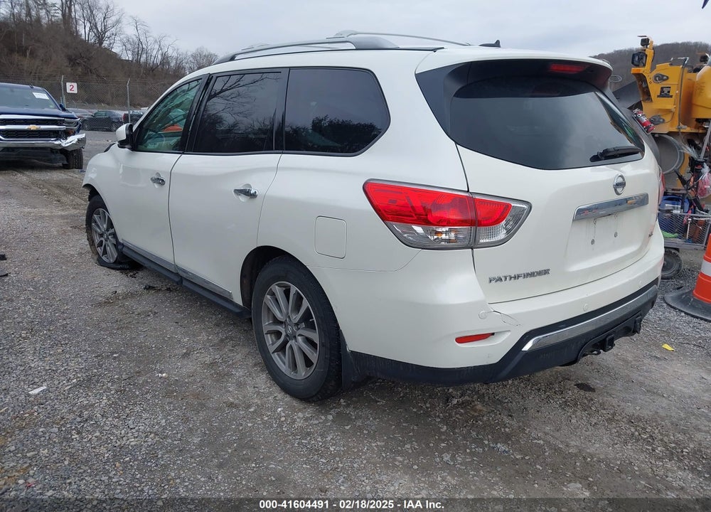 2016 NISSAN PATHFINDER SL VIN: 5N1AR2MM6GC647431