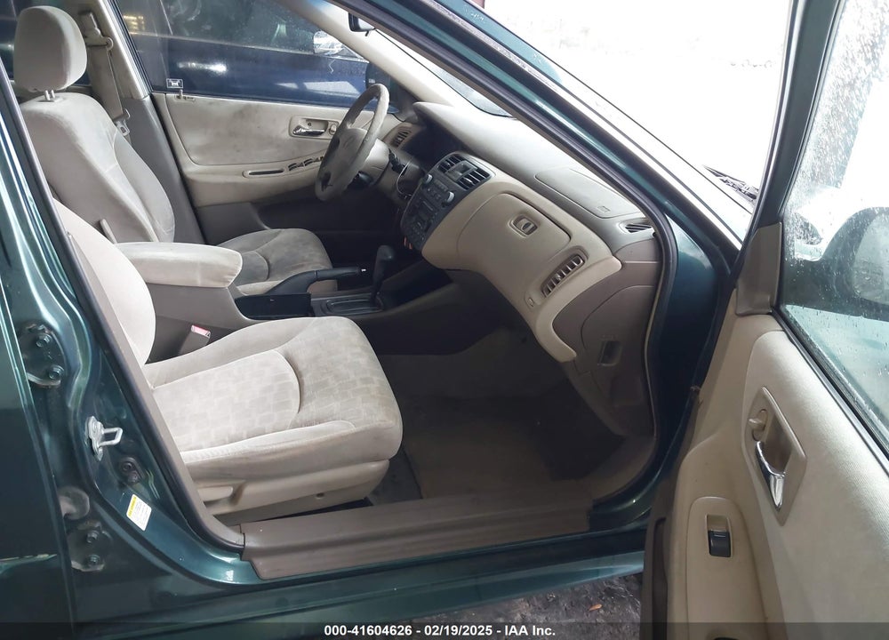 2002 HONDA ACCORD 2.3 EX/2.3 SE VIN: JHMCG66832C005055