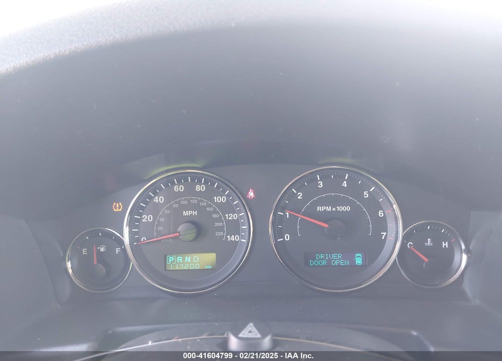 2006 JEEP COMMANDER VIN: 1J8HH48NX6C330781