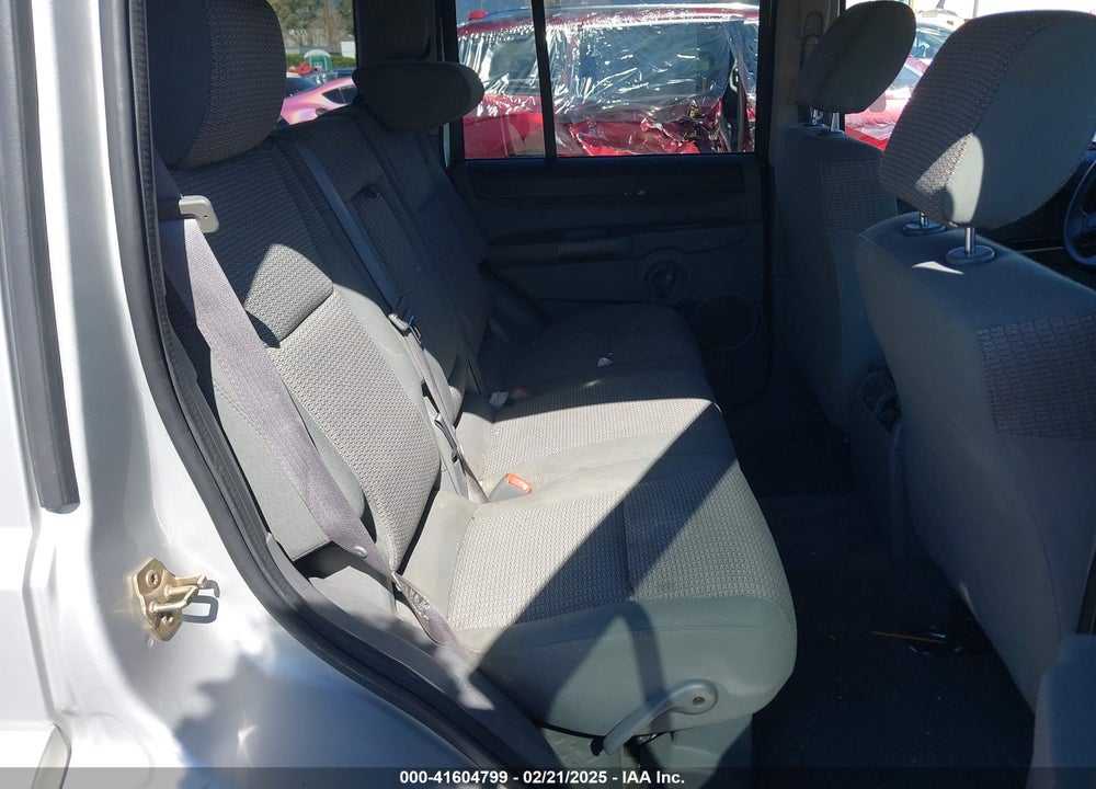 2006 JEEP COMMANDER VIN: 1J8HH48NX6C330781