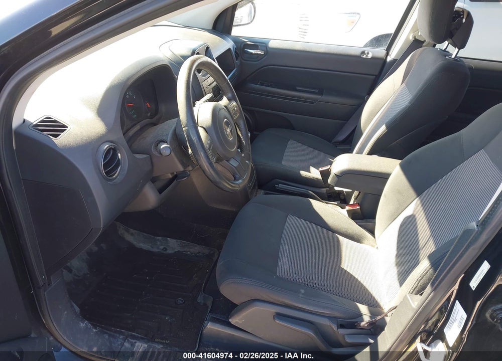 2012 JEEP COMPASS VIN: 1C4NJDEB0CD564281