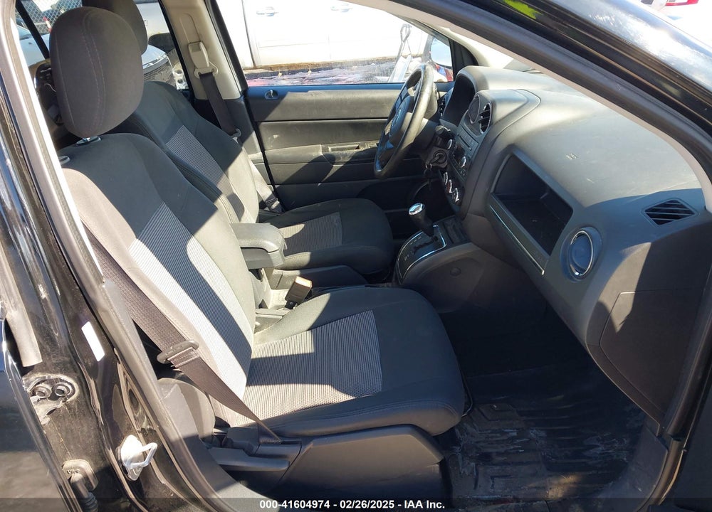 2012 JEEP COMPASS VIN: 1C4NJDEB0CD564281