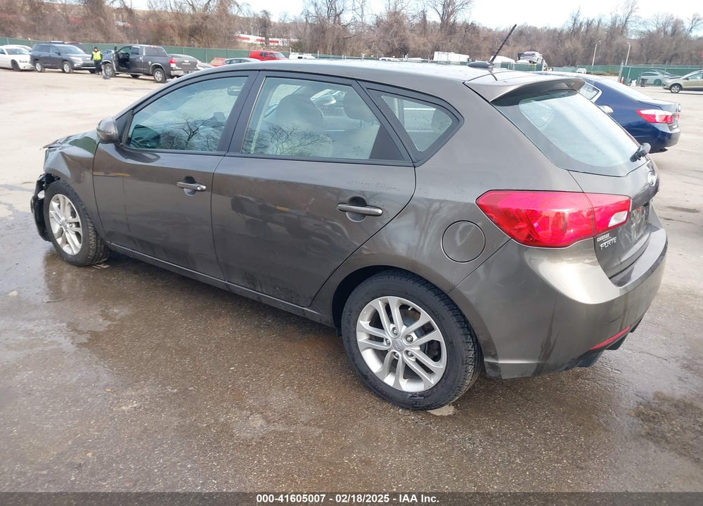 2011 KIA FORTE VIN: KNAFU5A27B5349705