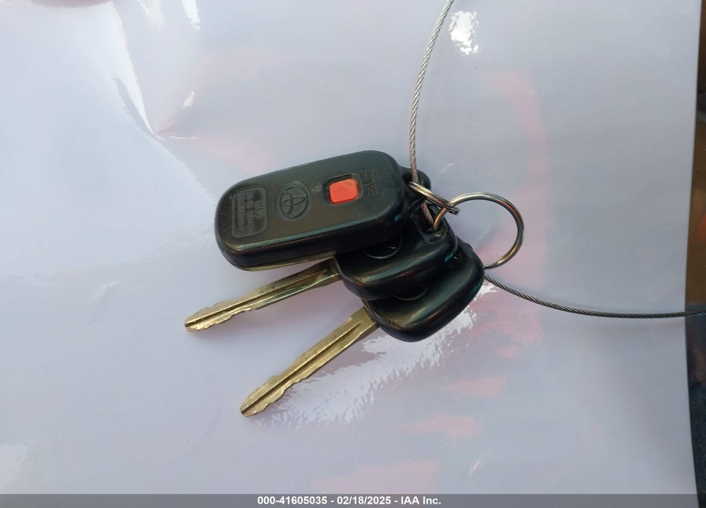 2000 TOYOTA SIENNA XLE VIN: 4T3ZF13C5YU318561