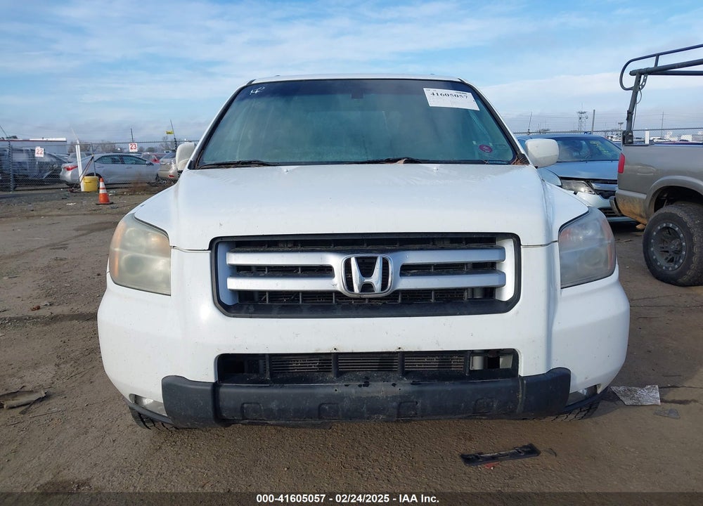 2006 HONDA PILOT EX VIN: 2HKYF18416H528186