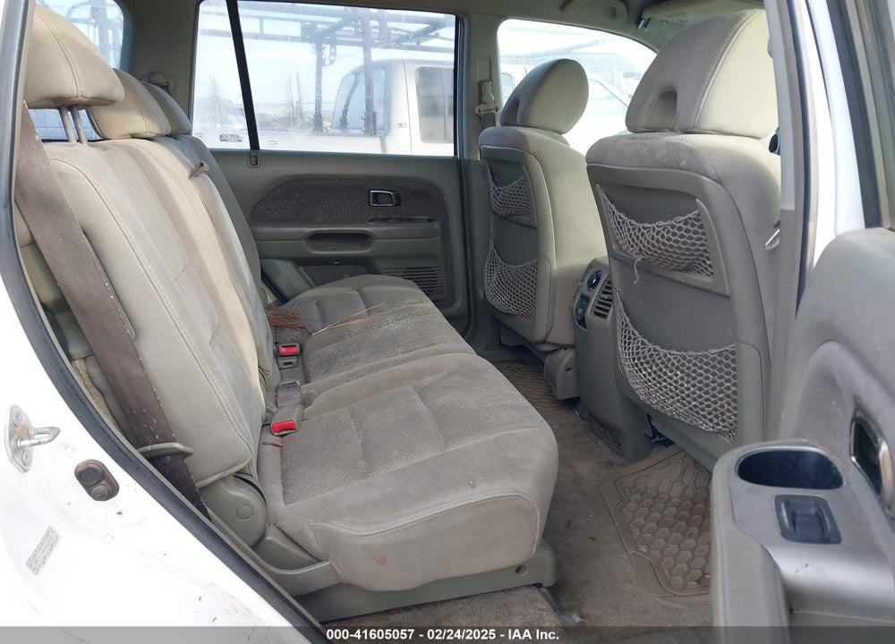 2006 HONDA PILOT EX VIN: 2HKYF18416H528186