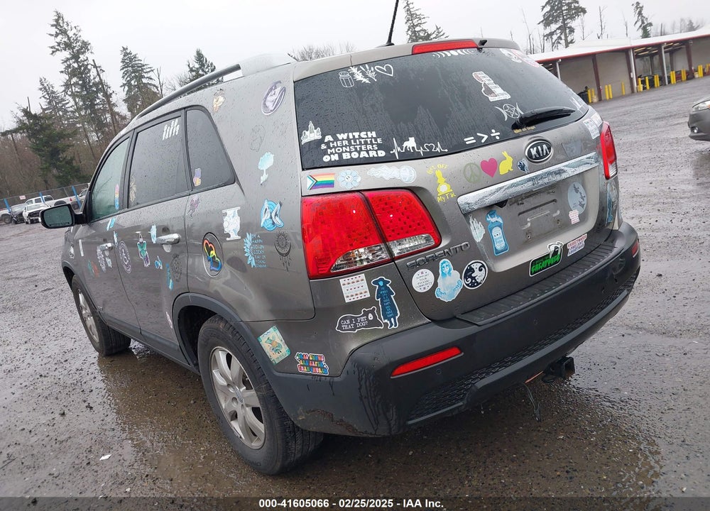 2012 KIA SORENTO VIN: 5XYKTDA61CG210065