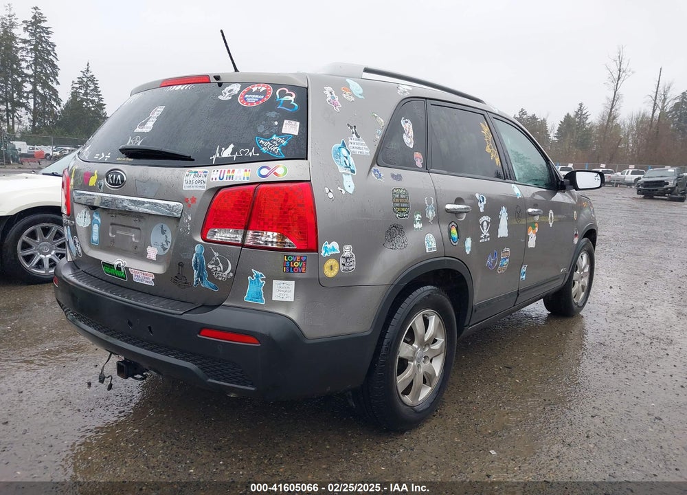2012 KIA SORENTO VIN: 5XYKTDA61CG210065
