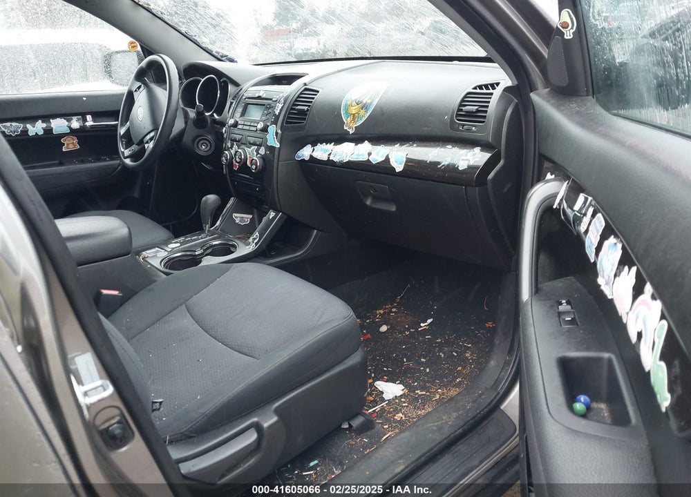 2012 KIA SORENTO VIN: 5XYKTDA61CG210065