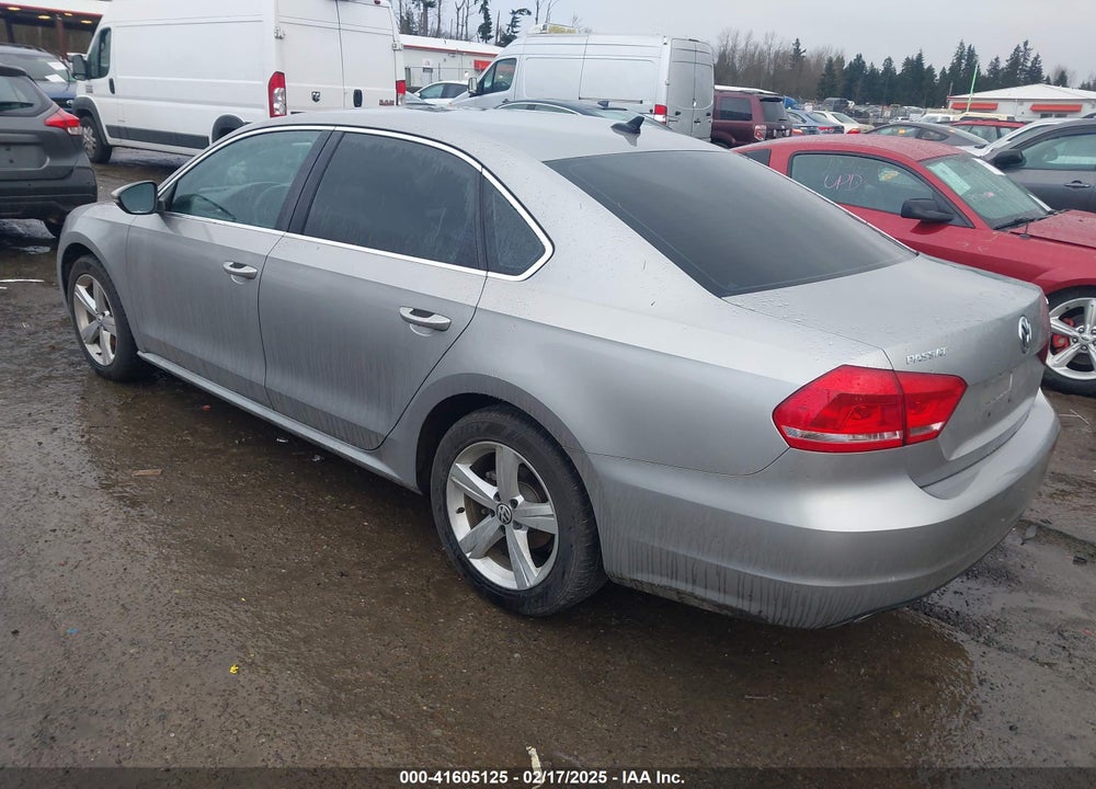 2012 VOLKSWAGEN PASSAT 2.0L TDI SE VIN: 1VWBN7A32CC102556