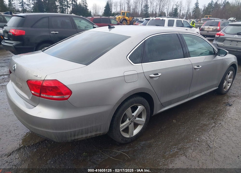 2012 VOLKSWAGEN PASSAT 2.0L TDI SE VIN: 1VWBN7A32CC102556
