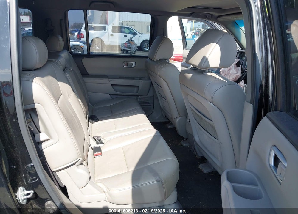 2010 HONDA PILOT VIN: 5FNYF3H55AB013414