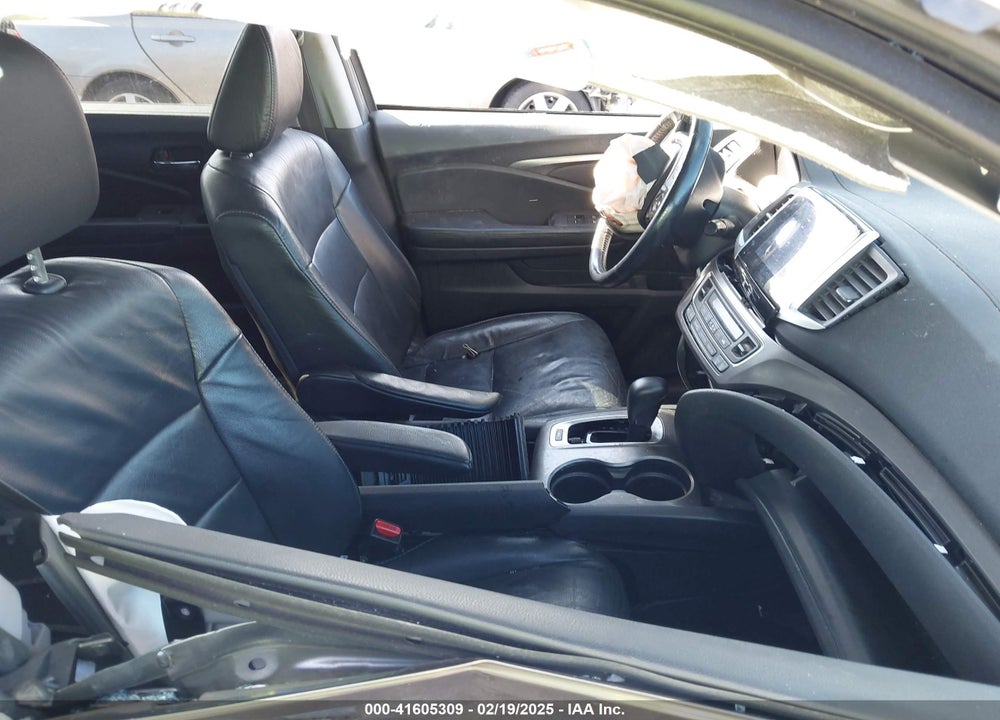 2017 HONDA PILOT VIN: 5FNYF5H51HB026506