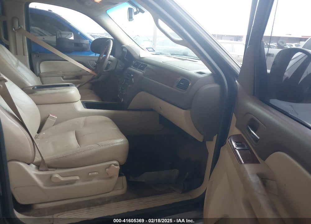 2011 CHEVROLET AVALANCHE 1500 VIN: 3GNMCFE06BG133808