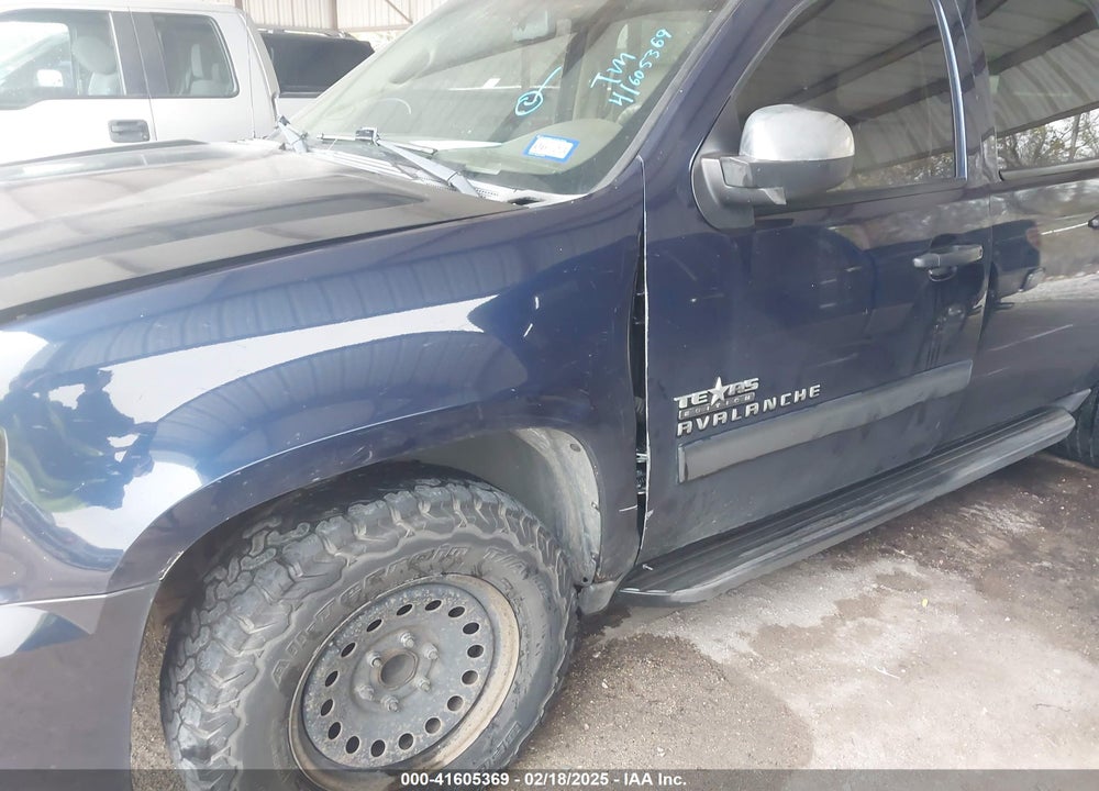 2011 CHEVROLET AVALANCHE 1500 VIN: 3GNMCFE06BG133808