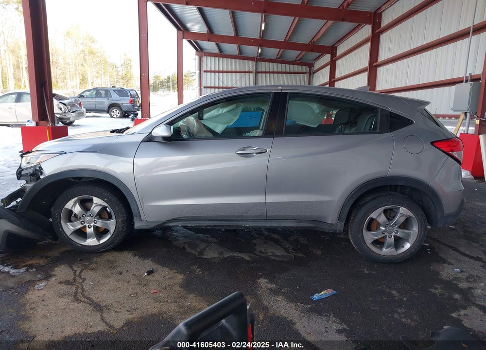 2019 HONDA HR-V LX VIN: 3CZRU6H31KM707700