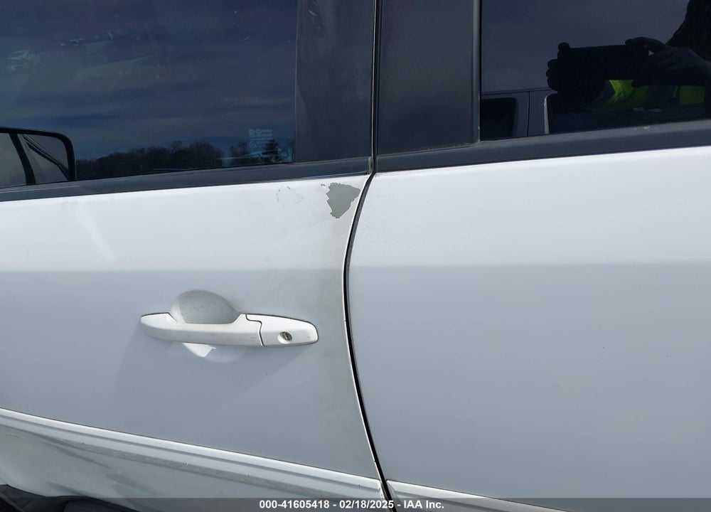 2011 HONDA PILOT EX-L VIN: 5FNYF3H55BB006903