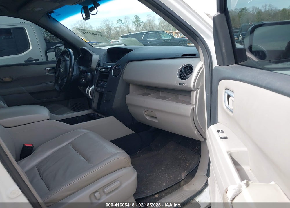 2011 HONDA PILOT EX-L VIN: 5FNYF3H55BB006903