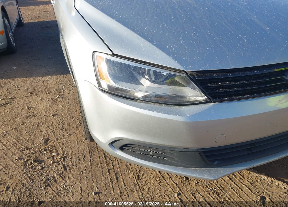 2011 VOLKSWAGEN JETTA VIN: 3VWDZ7AJ2BM341288