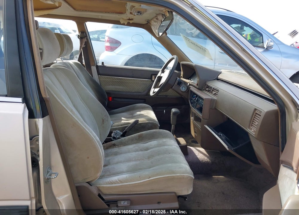 1985 TOYOTA CAMRY LE VIN: JT2SV16E9F0351378