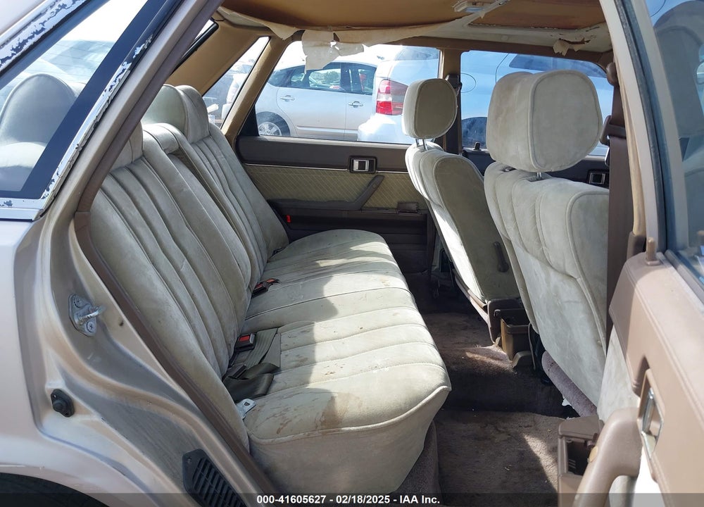 1985 TOYOTA CAMRY LE VIN: JT2SV16E9F0351378