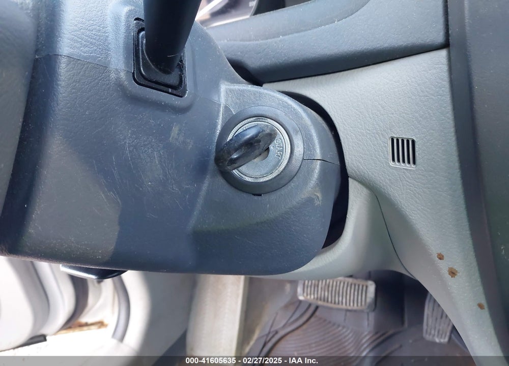 2008 KIA SPECTRA VIN: KNAFE121985554463