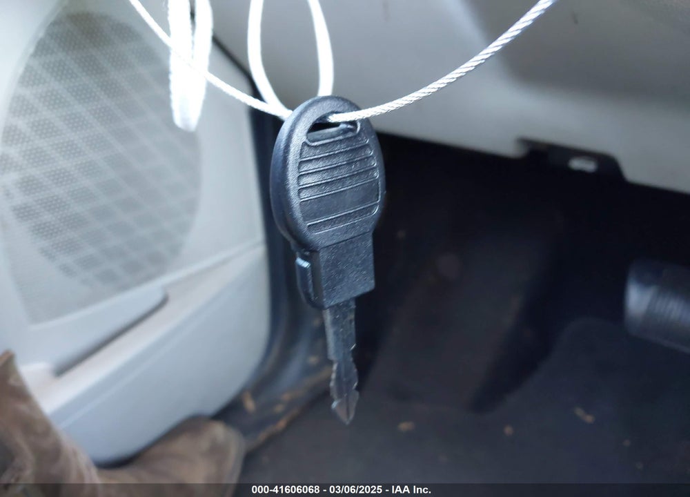 2010 CHRYSLER TOWN & COUNTRY VIN: 2A4RR8DX6AR398142