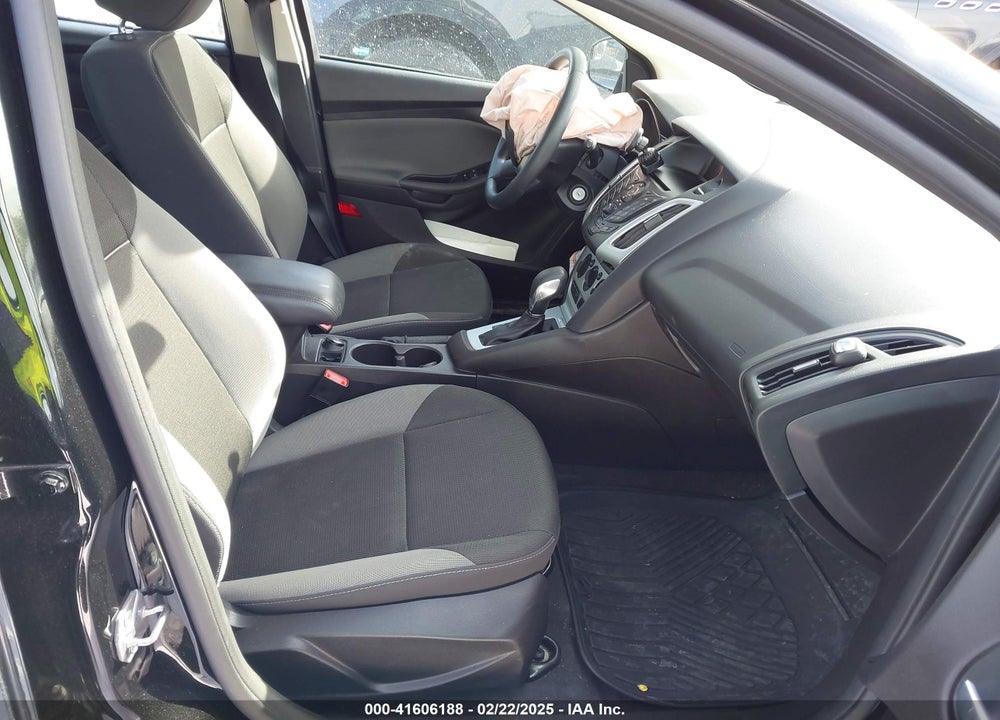 2014 FORD FOCUS VIN: 1FADP3K27EL401702