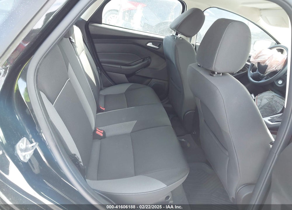 2014 FORD FOCUS VIN: 1FADP3K27EL401702