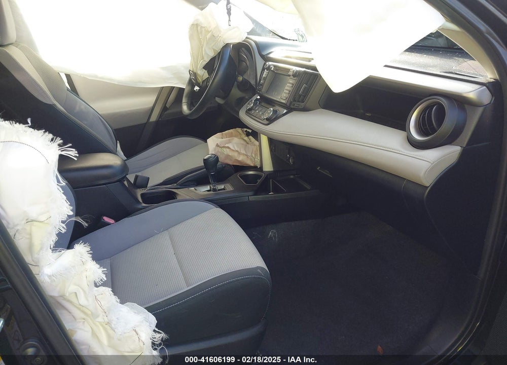 2017 TOYOTA RAV4 XLE VIN: 2T3WFREV1HW335616