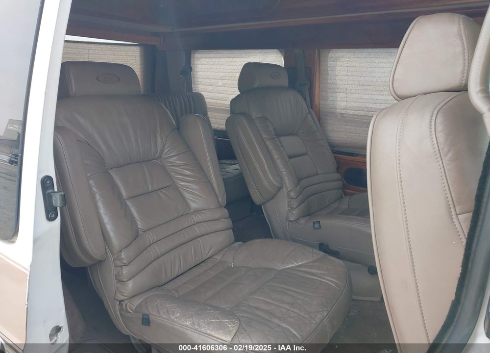 1997 CHEVROLET ASTRO UPFITTER PKG. VIN: 1GBEL19W0VB160650