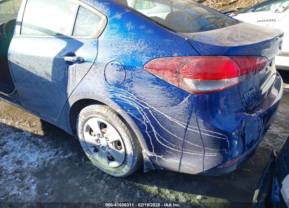 2018 KIA FORTE VIN: 3KPFK4A70JE214129