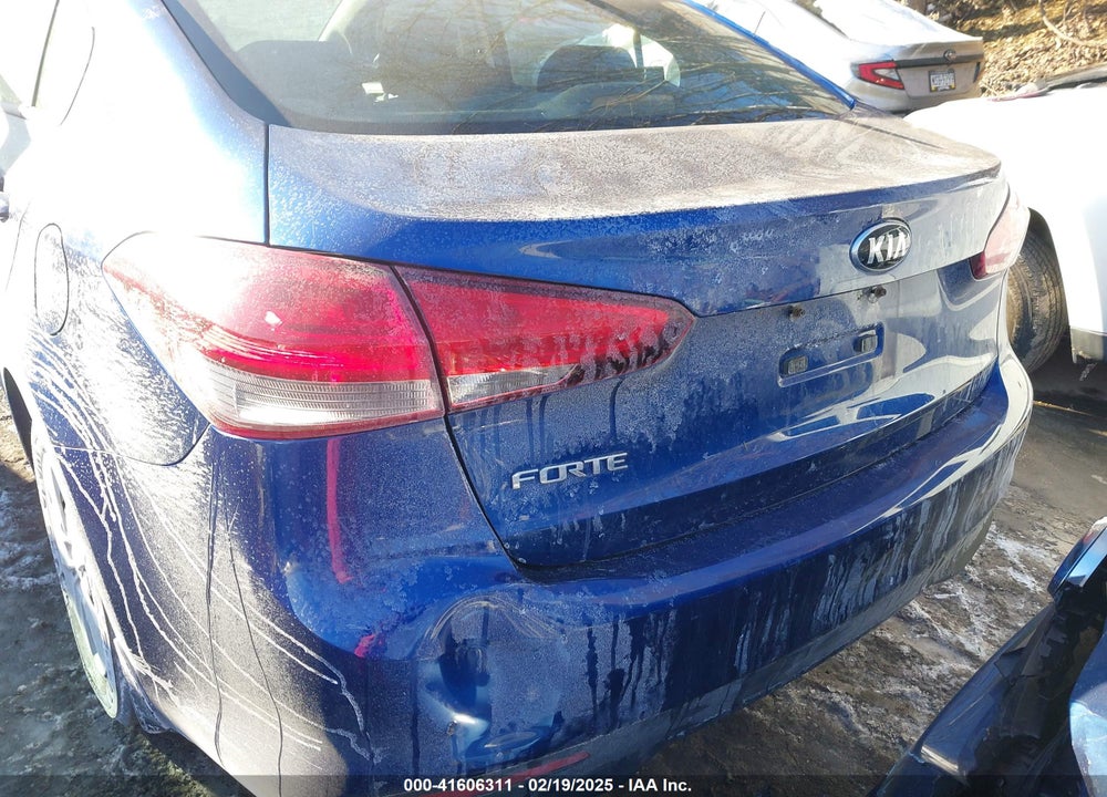 2018 KIA FORTE VIN: 3KPFK4A70JE214129