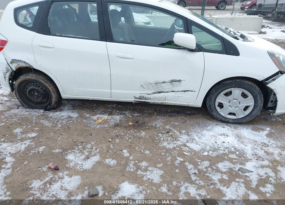 2012 HONDA FIT VIN: JHMGE8H39CC040950