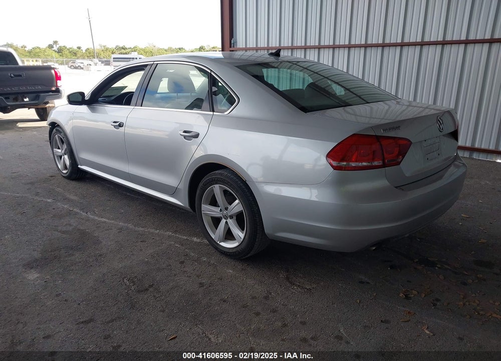 2014 VOLKSWAGEN PASSAT VIN: 1VWAS7A32EC036193