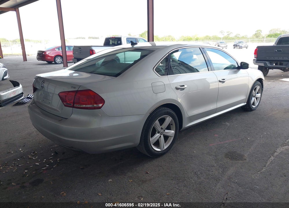 2014 VOLKSWAGEN PASSAT VIN: 1VWAS7A32EC036193
