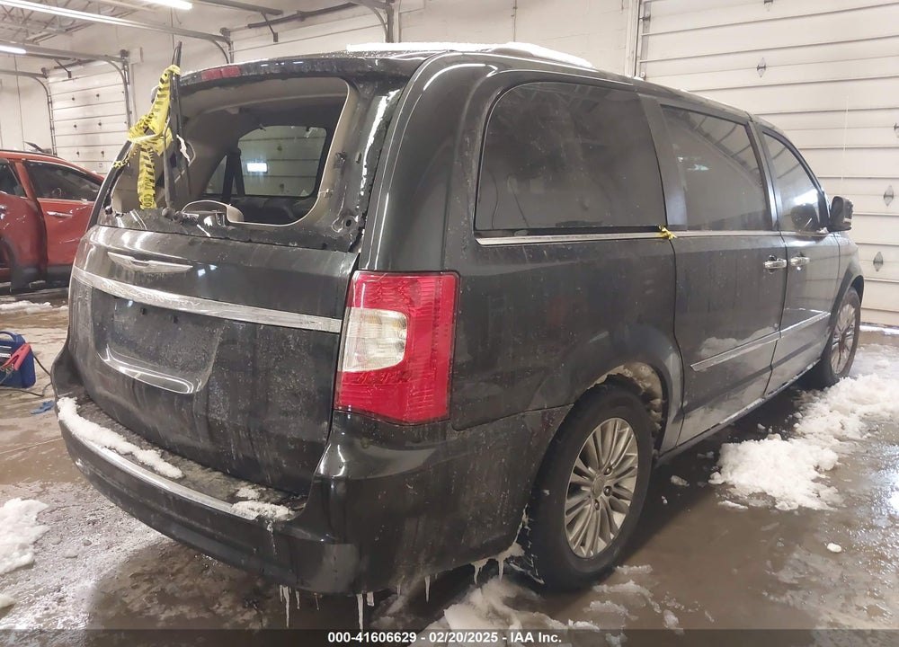 2016 CHRYSLER TOWN & COUNTRY VIN: 2C4RC1CG3GR104303