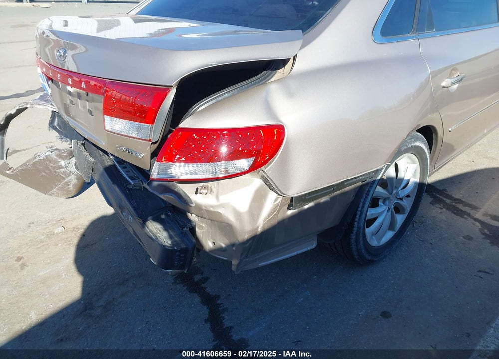 2006 HYUNDAI AZERA LIMITED/SE VIN: KMHFC46F06A114275